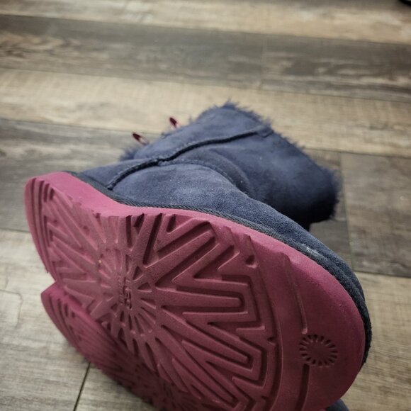 Ugg Bailey Bow II in Navy and Pink w/ Sheepskin lining Kids US Size2 - Picture 9 of 12